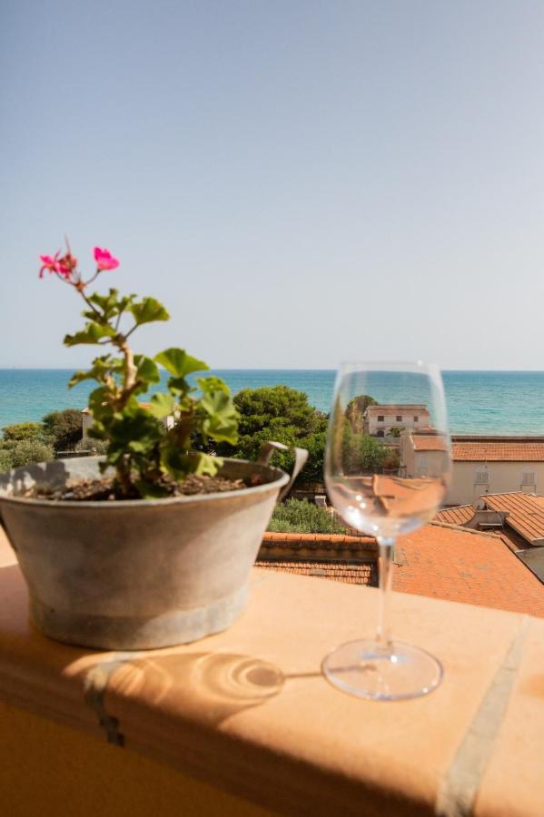 Two-Bedroom Apartment Sea View
